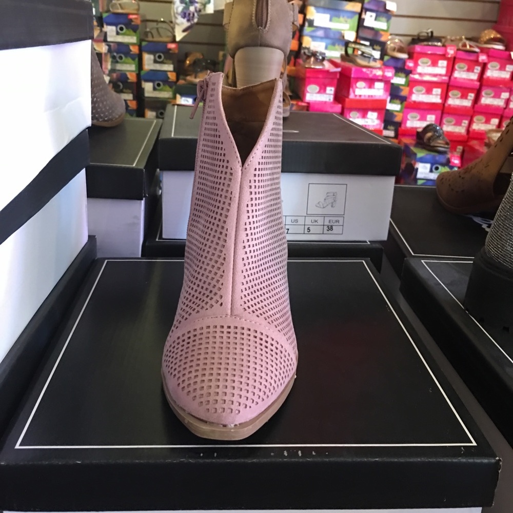 Last 1! Qupid Desert Rose Perforated BOOTIE - Picture 6 of 8